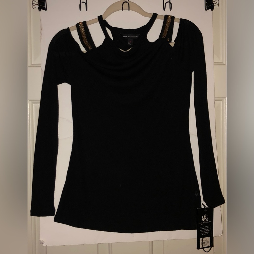 Rock & Republic Size Small S long sleeve strappy sexy shoulder top